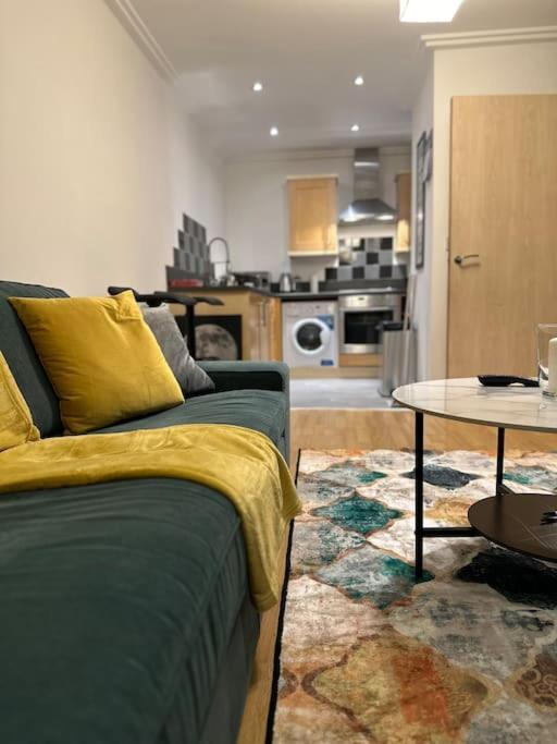 Entire Flat In Ealing Leilighet London Eksteriør bilde