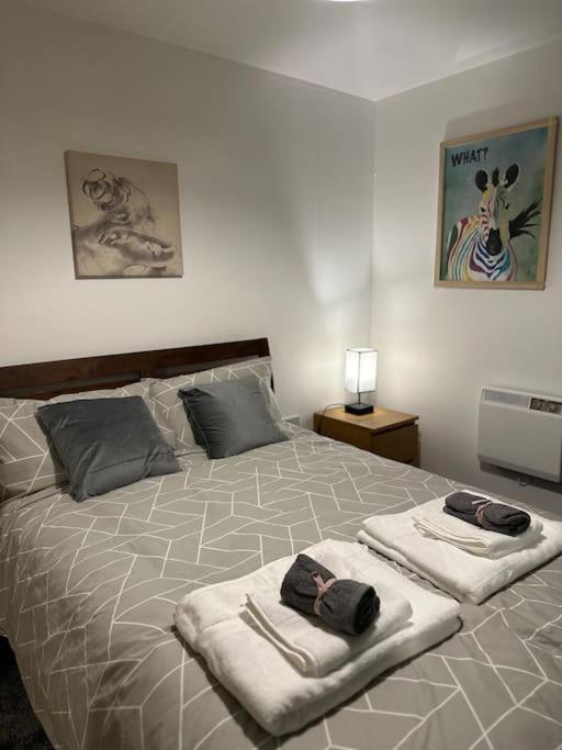 Entire Flat In Ealing Leilighet London Eksteriør bilde