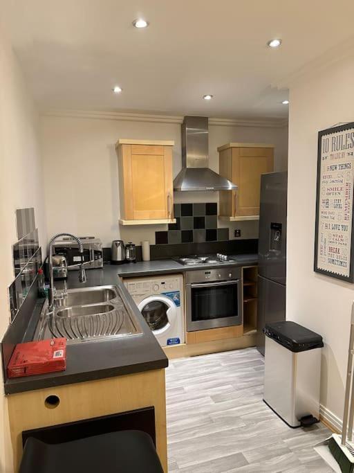 Entire Flat In Ealing Leilighet London Eksteriør bilde