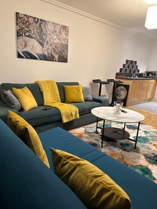 Entire Flat In Ealing Leilighet London Eksteriør bilde