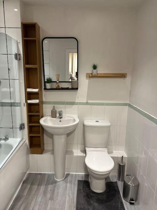 Entire Flat In Ealing Leilighet London Eksteriør bilde